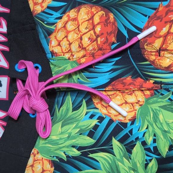 Dixxon Board shorts Size 42 In Tropical Pineapple ๐ ๐ All Over Print - Picture 4 of 9